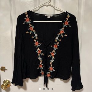 ⏺ brand = American Eagle Outfitters 
⏺ size = medium 

#americaneagle